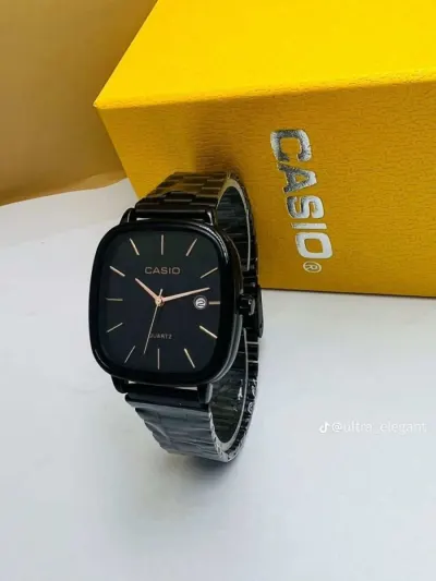 Montre Casio carrée noire
